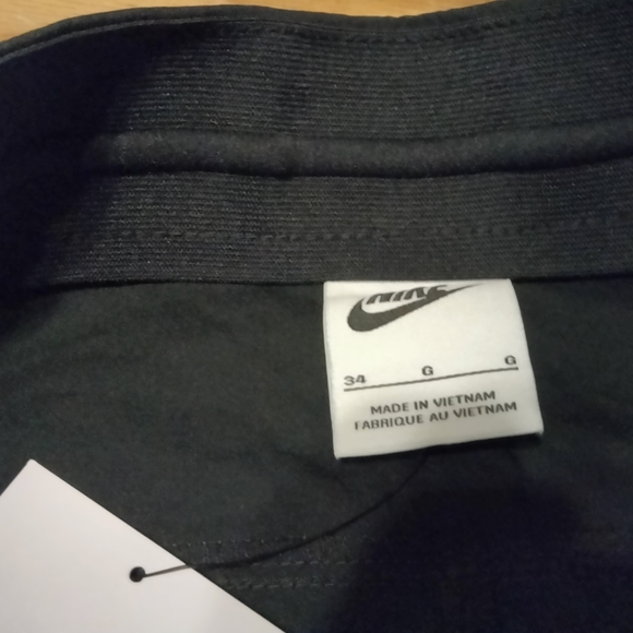 NWT. Nike Essentials Sportswear reflective utility pants - Picture 7 of 14